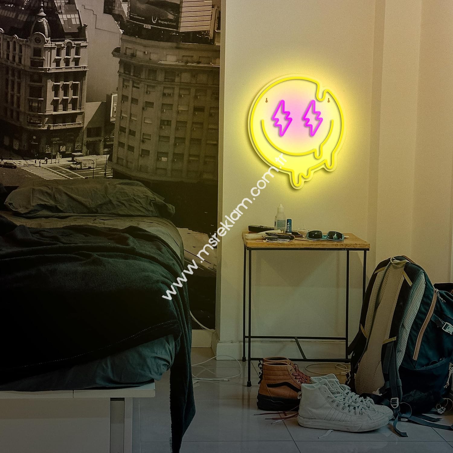 Eriyen Gülen Yüz (Melting Smile Face) Neon Led Tabela
